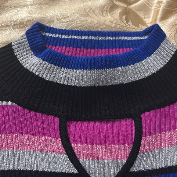 INC Women’s Cutout Mock Turtleneck Sweater. Multicolor Metallic Stripes. Size M. - Picture 3 of 5